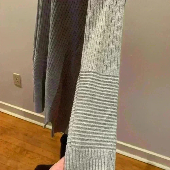 CJ Banks Women’s Size X 14W XL Long Light Gray Cardigan Sweater Open Front - Picture 5 of 7